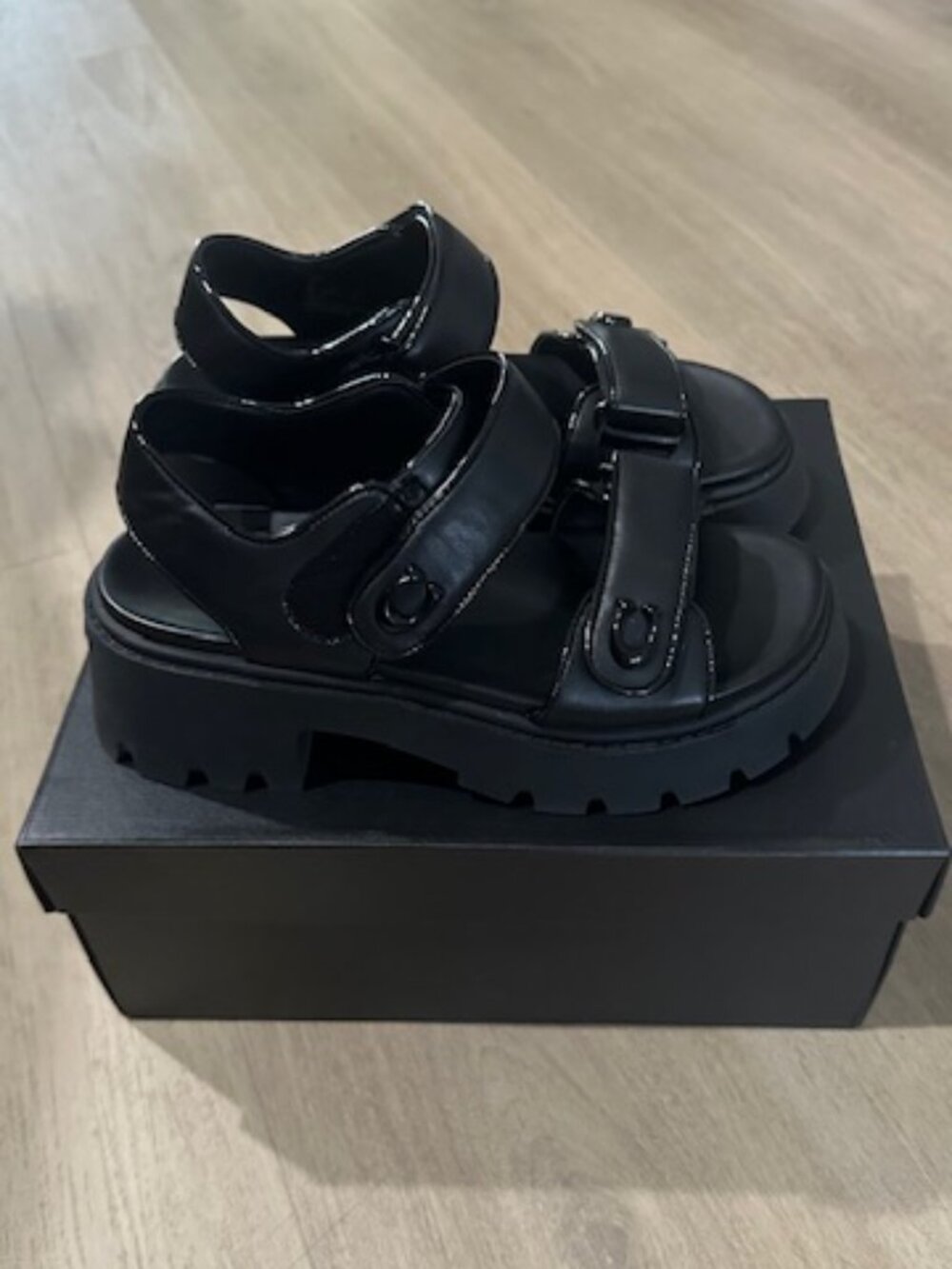 COACH Brynn Platform Sandals Leather Size 8